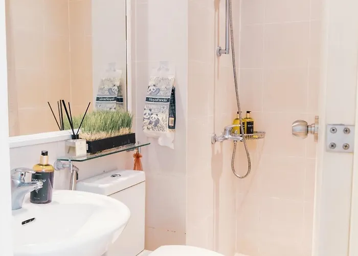 Azure Staycation 2 Bedroom Family Unit With Ps4 Manila