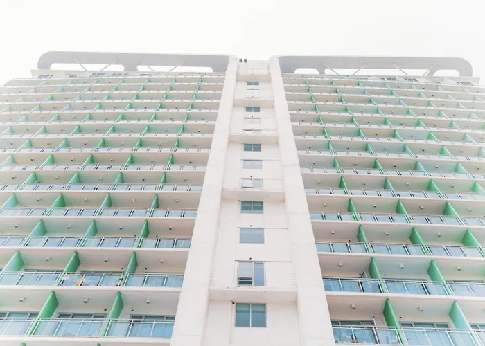 Azure Staycation 2 Bedroom Family Unit With Ps4 4*