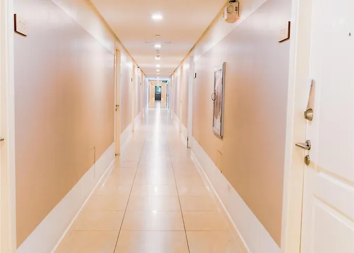 Aparthotel Azure Staycation 2 Bedroom Family Unit With Ps4